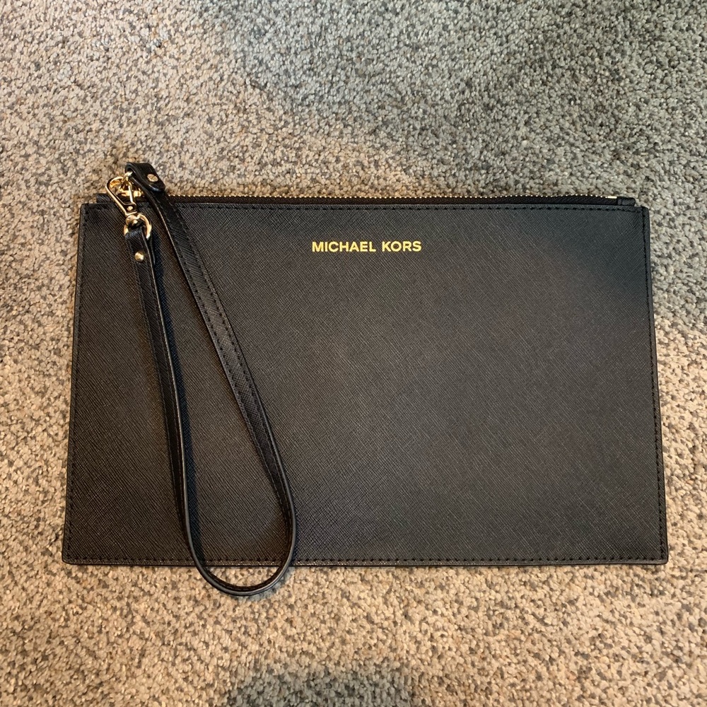 Michael Kors wristlet